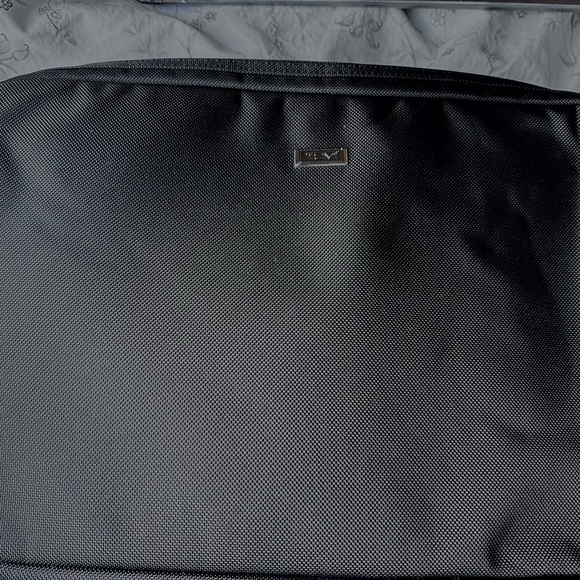 Authentic TUMI laptop case - Picture 4 of 4